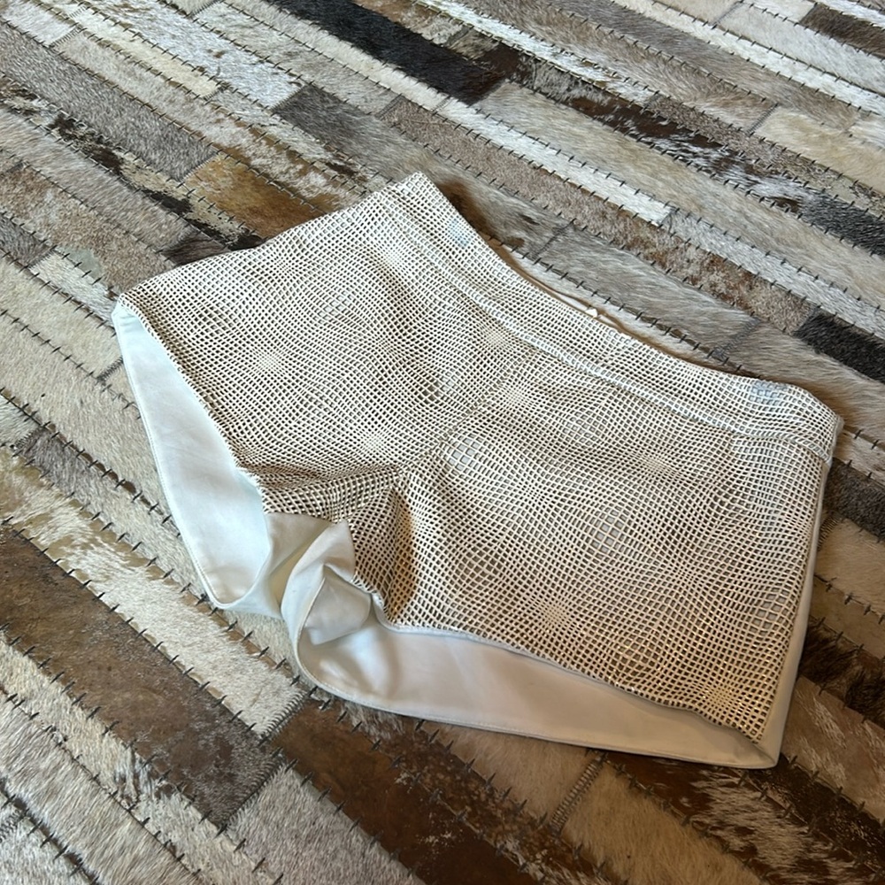 MASON x Michelle Mason
Laser LEATHER Ponte Shorts